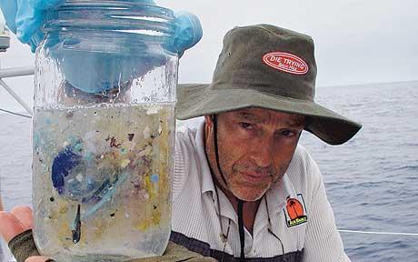 drowning-in-plasti_1391171c